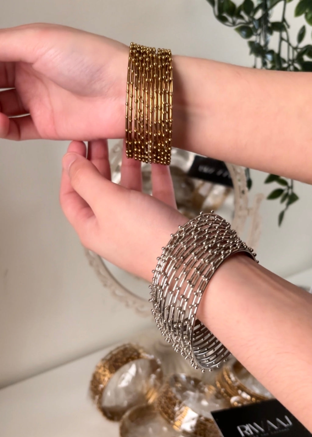Classic Vintage Metal Bangles (bloc of 12)