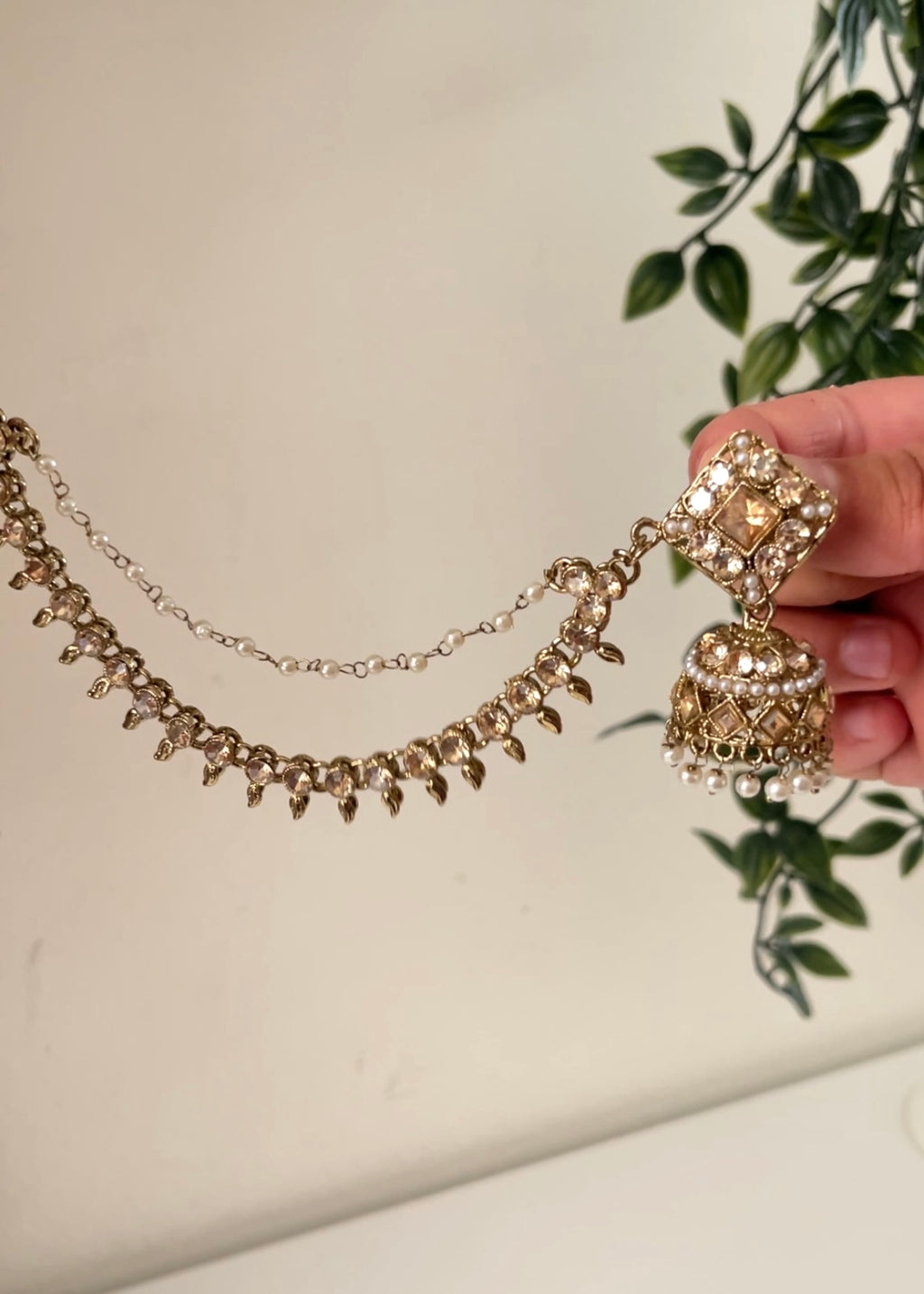 KAVYA - Mini golden jhumka with sahara