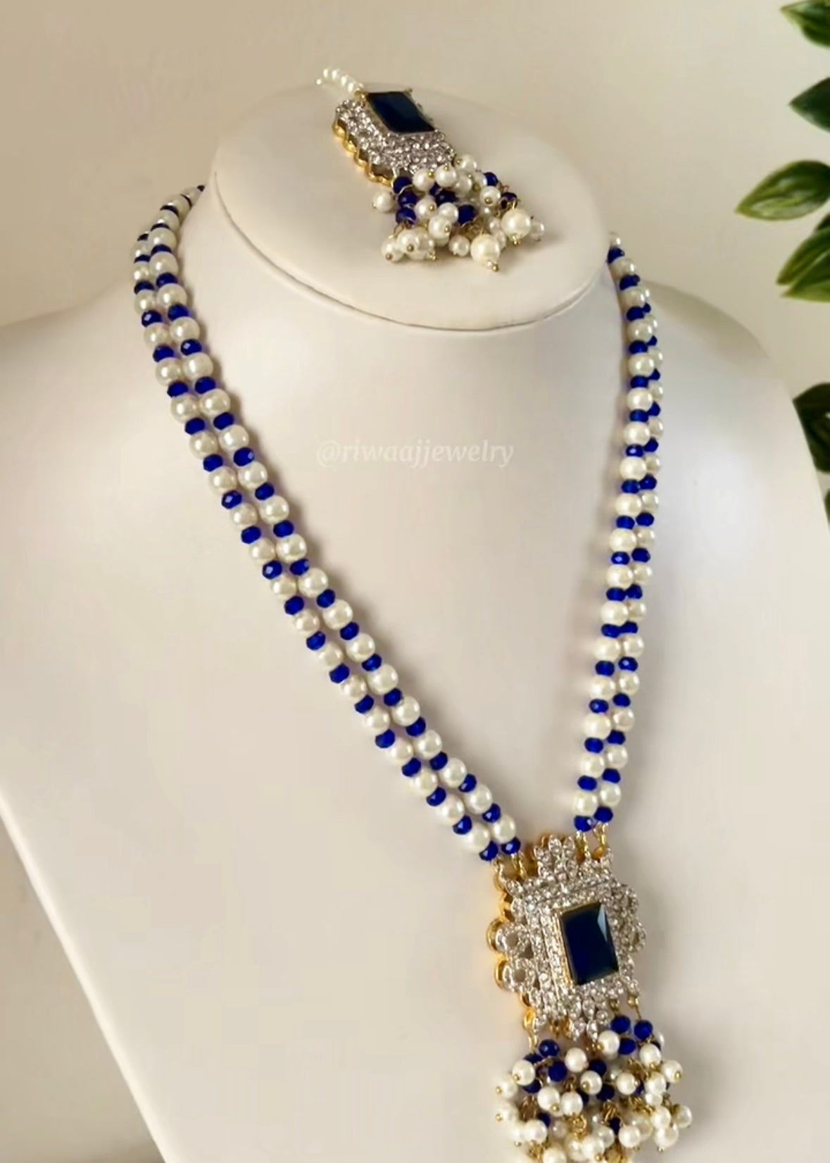 GULNAR - Pendant Set