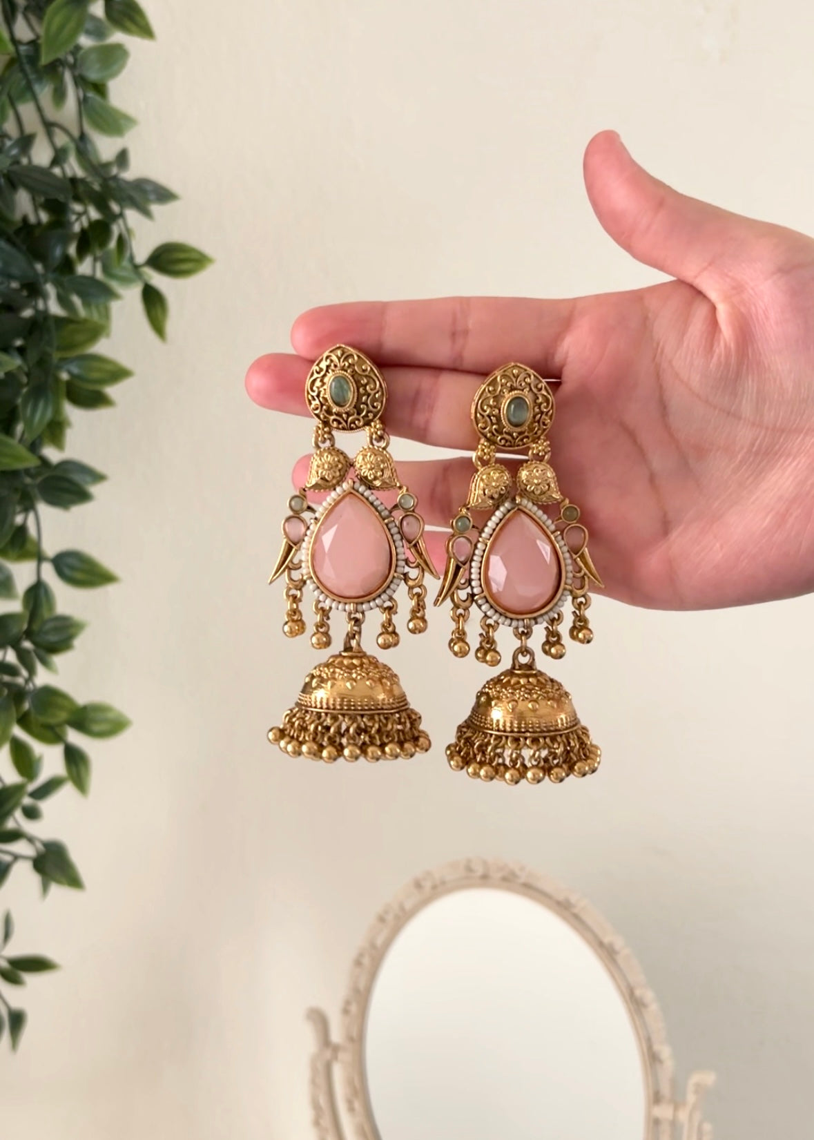 DIVIYA - Kahsmiri Jhumka