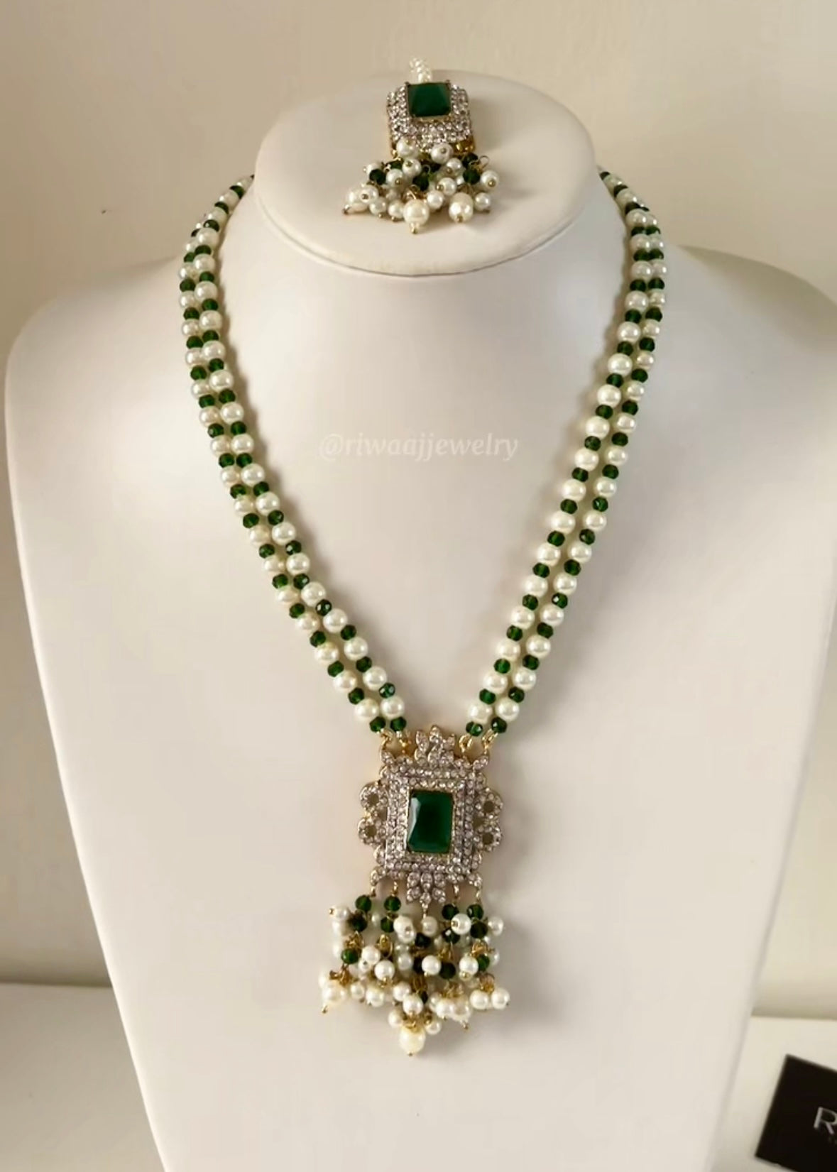 GULNAR - Pendant Set