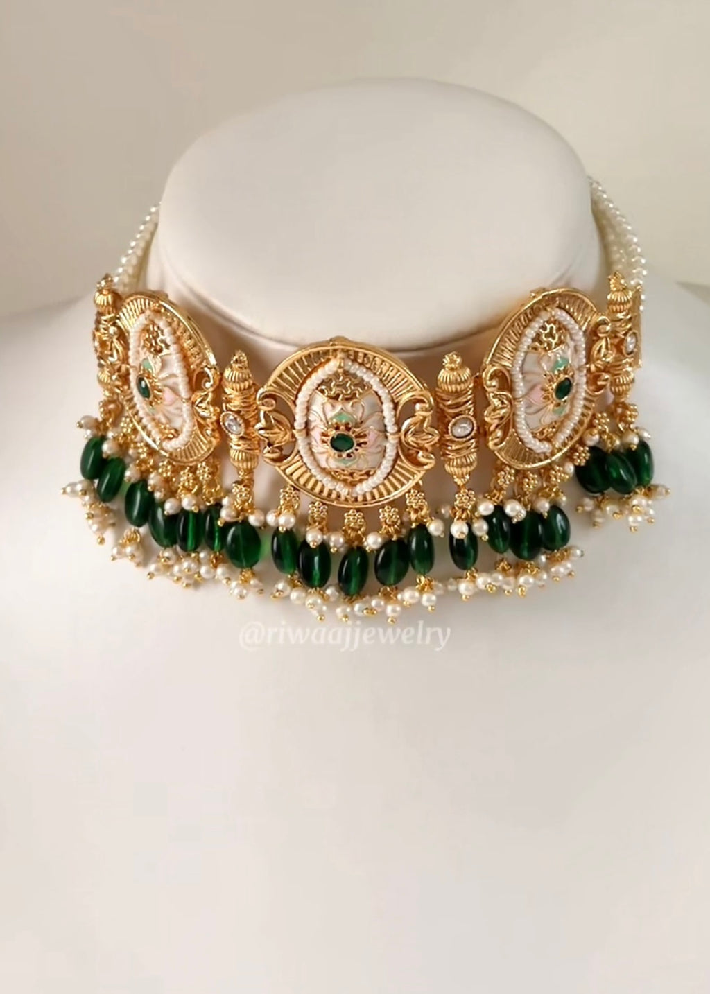 NAILA - Gold Plated Choker Set