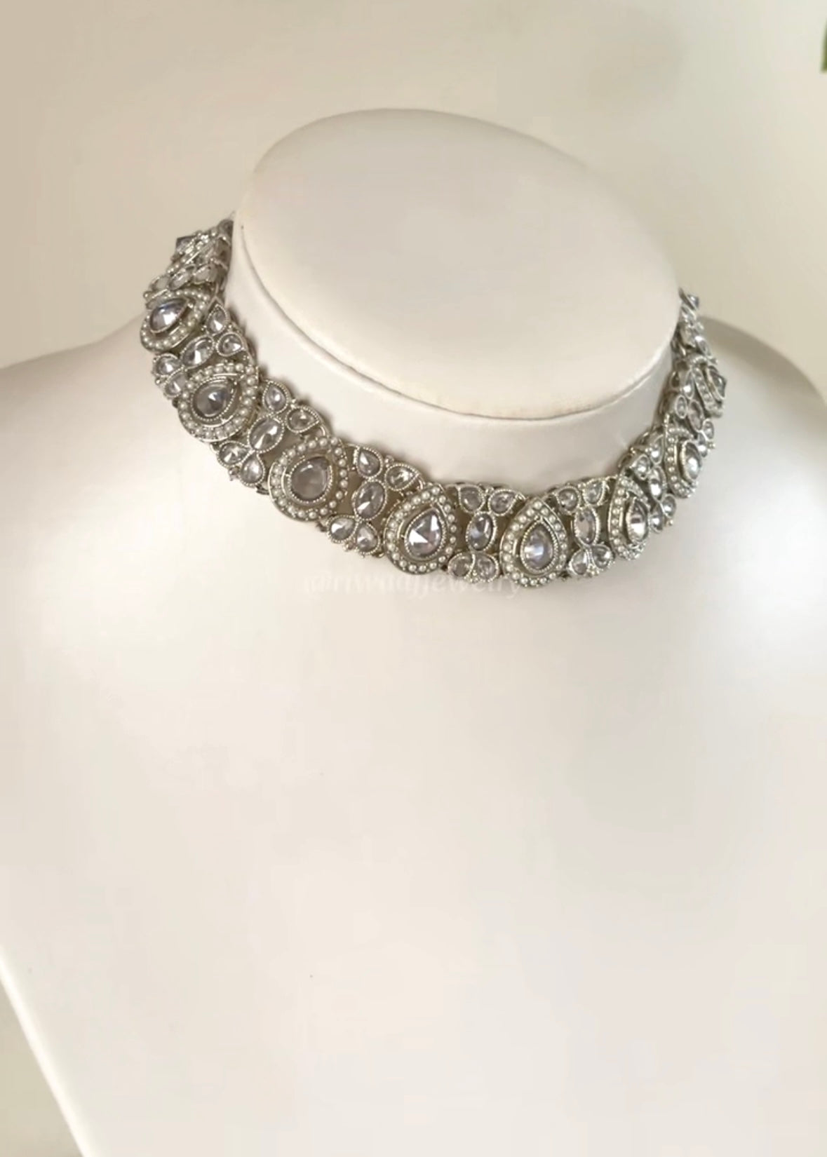 RIYA - Choker Necklace Set