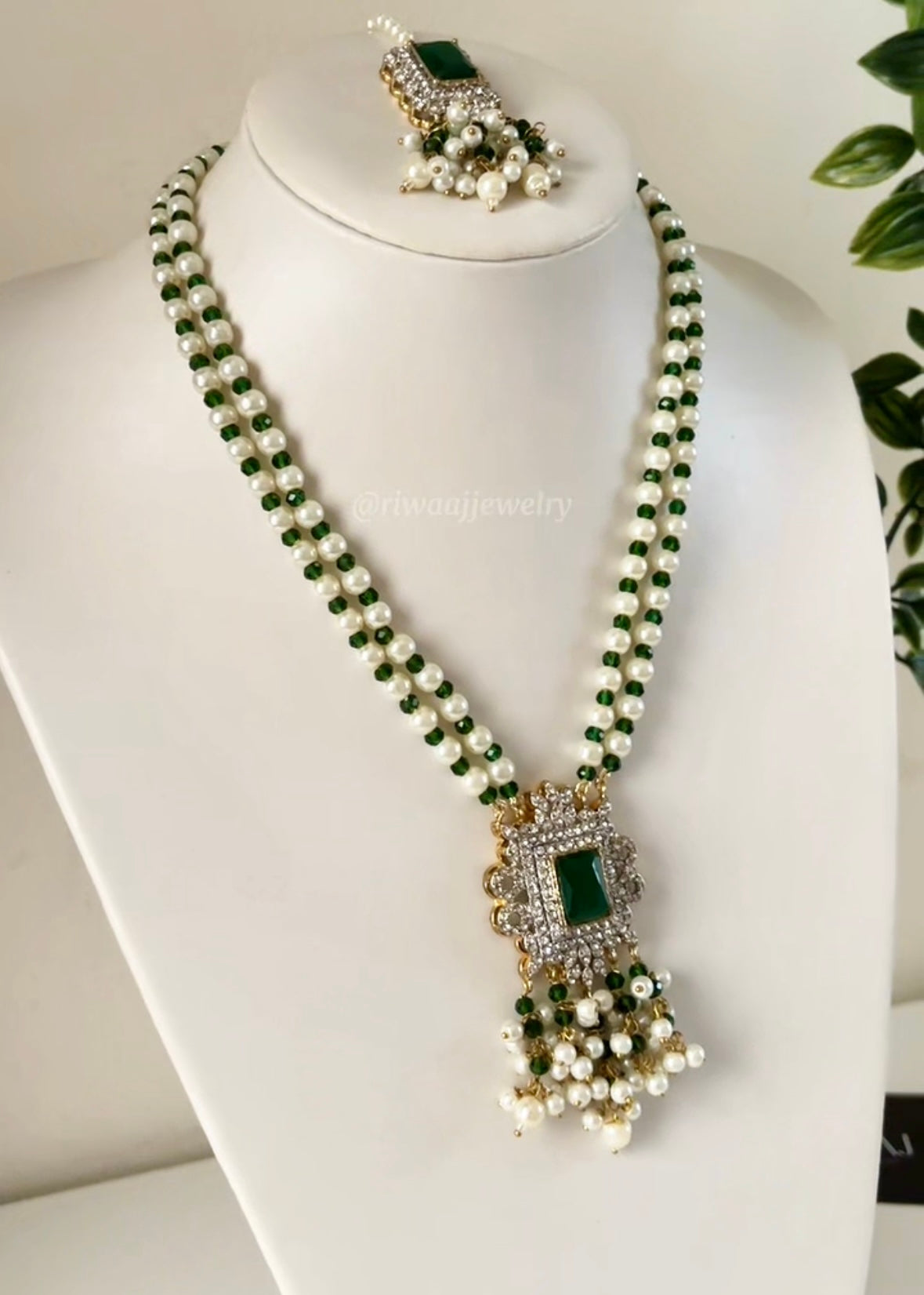 GULNAR - Pendant Set