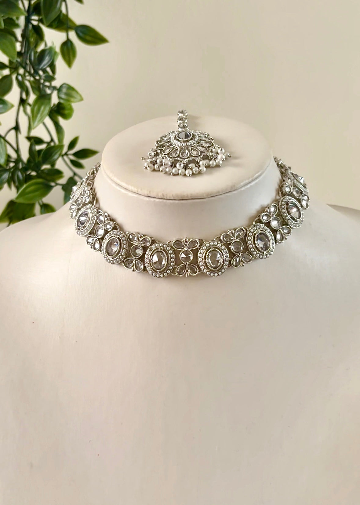TIANA - Silver Necklace Set