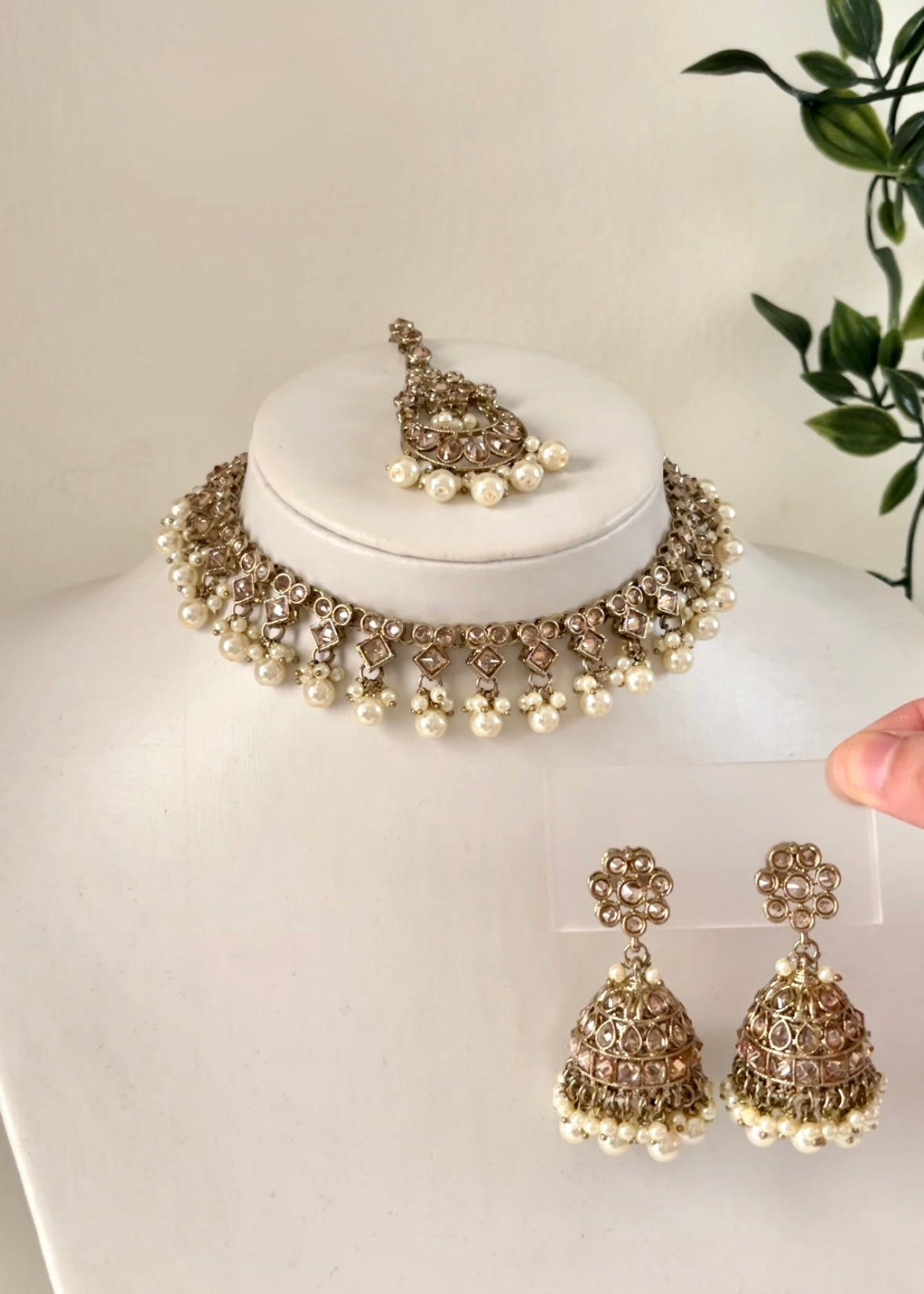 KAJAL - Gold Neckline Set