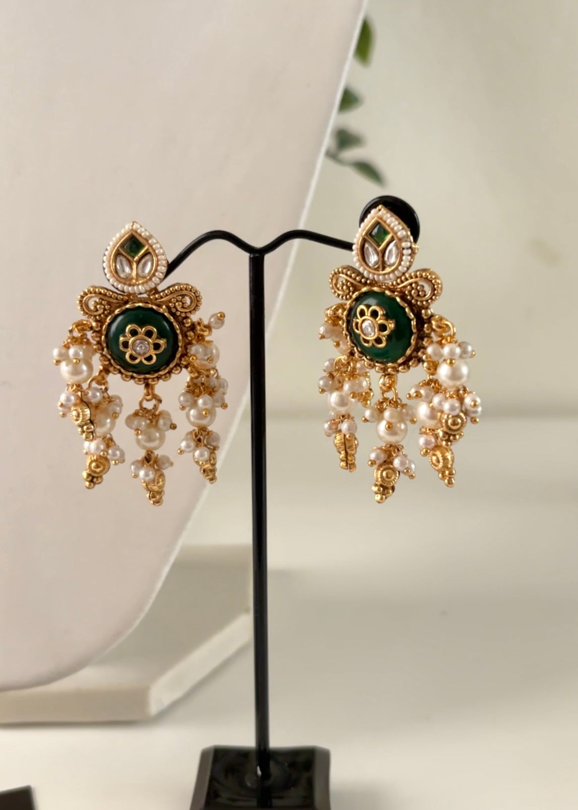 MADHIRA - Choker Set