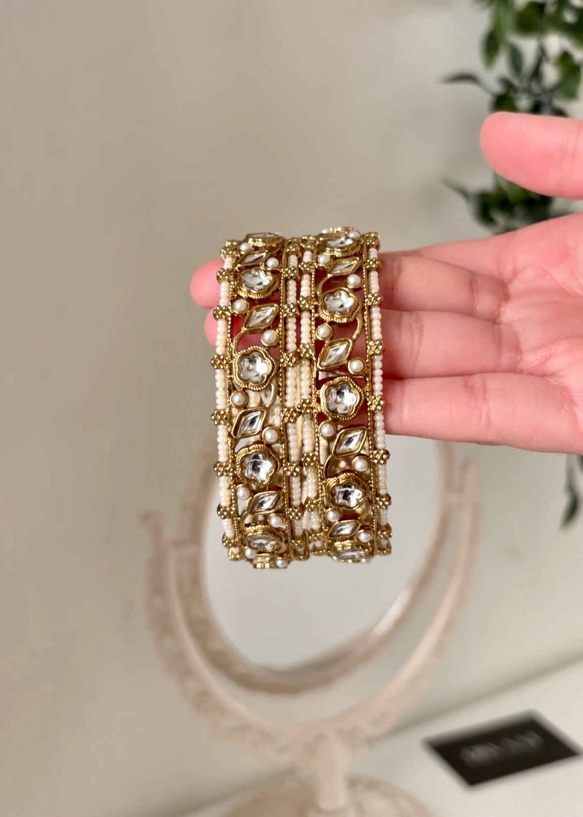 DREAMY - Bangles