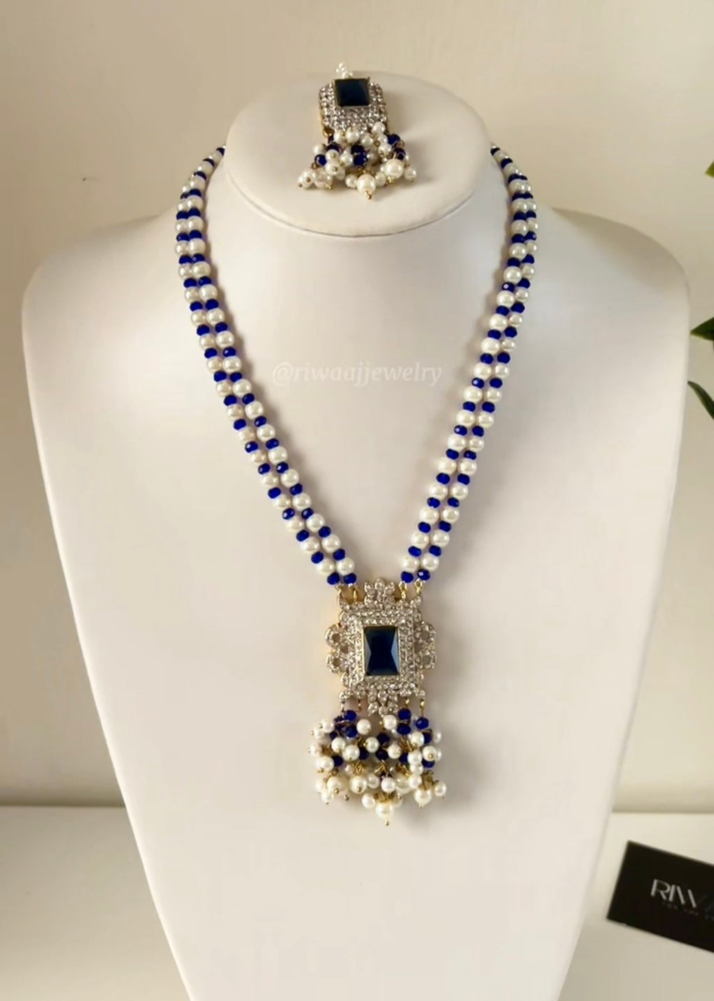GULNAR - Pendant Set