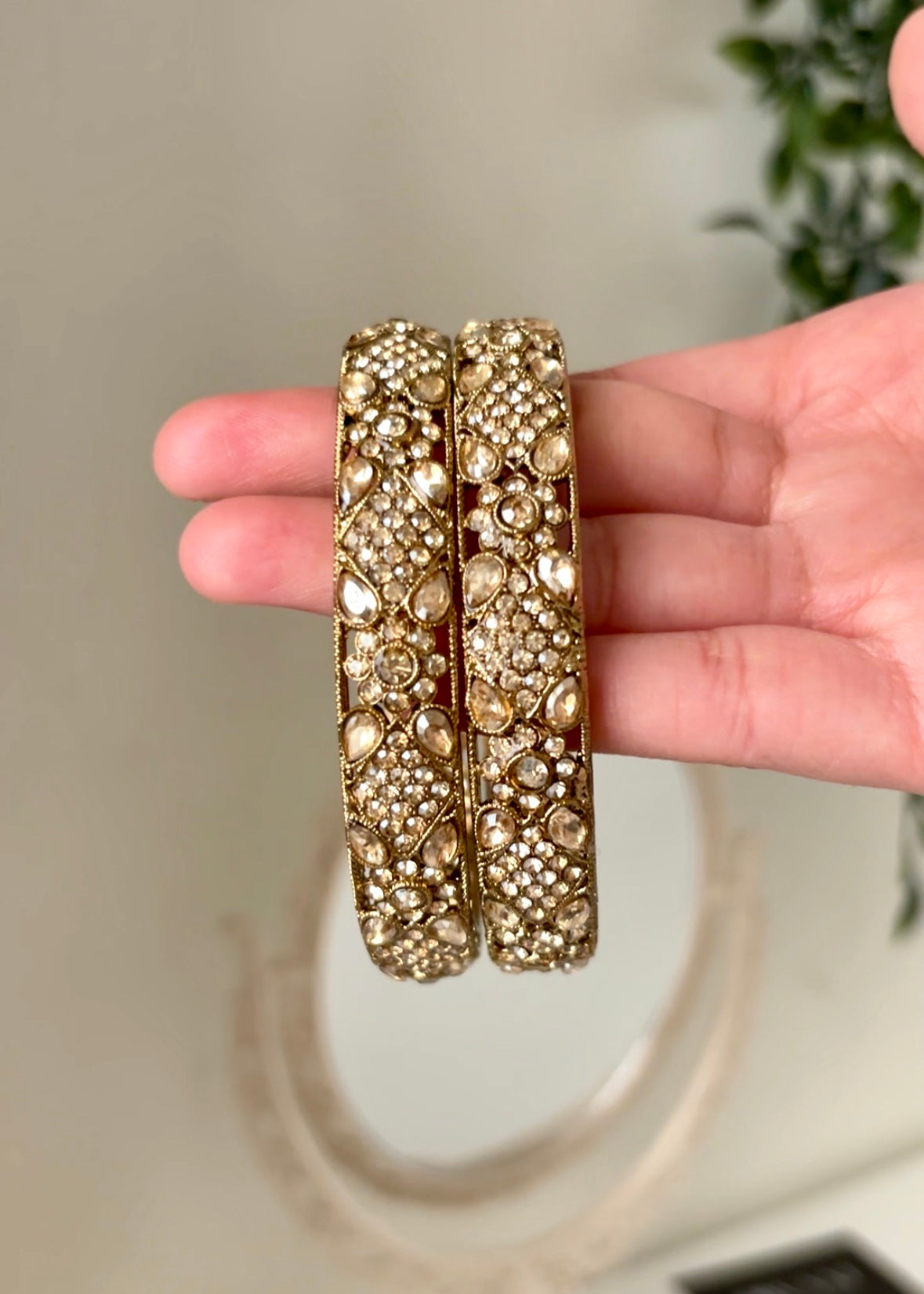 KIRAN - Bangles