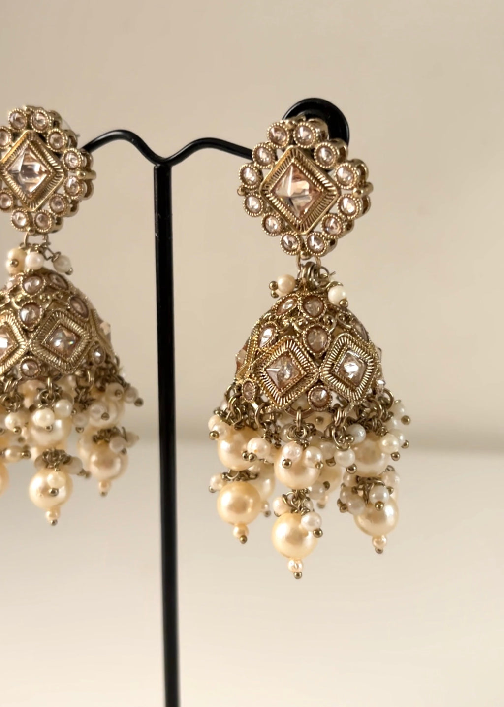 GUL - Golden Statement Jhumka