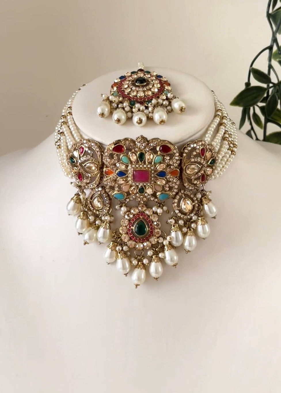 DIVIYA - Choker Set