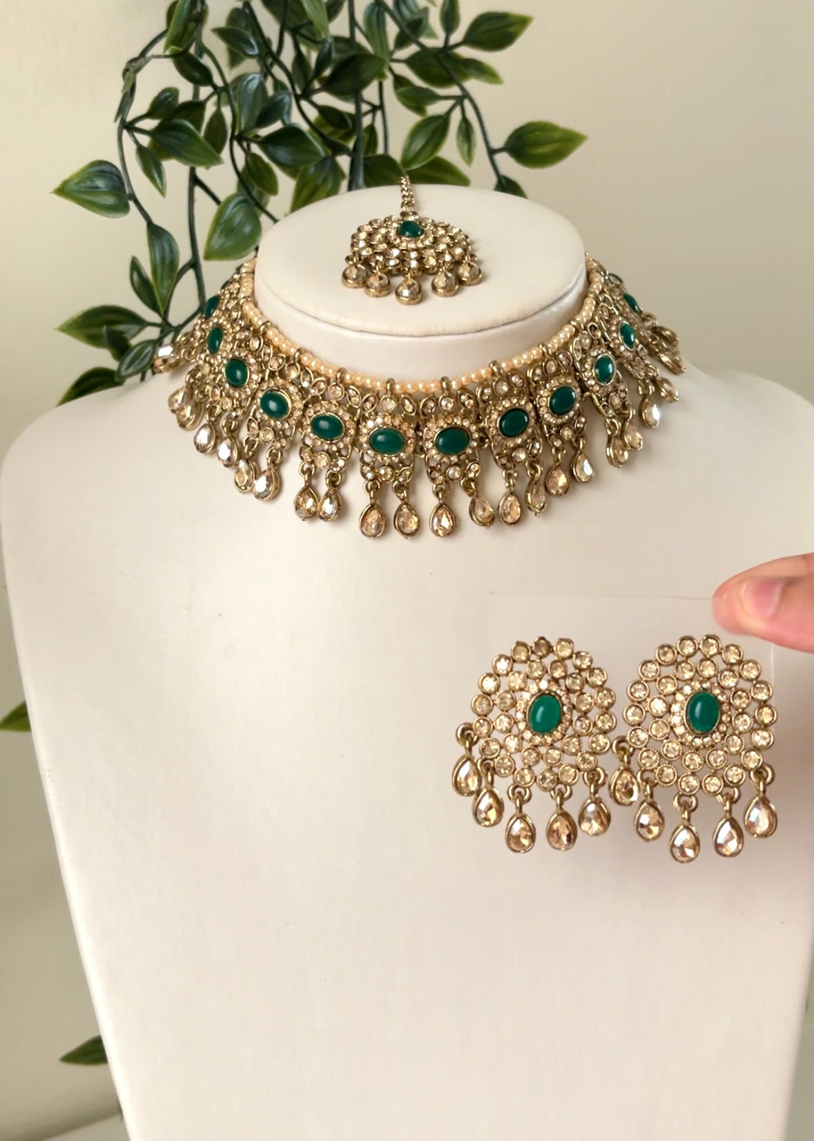 HEELA - Necklace Set