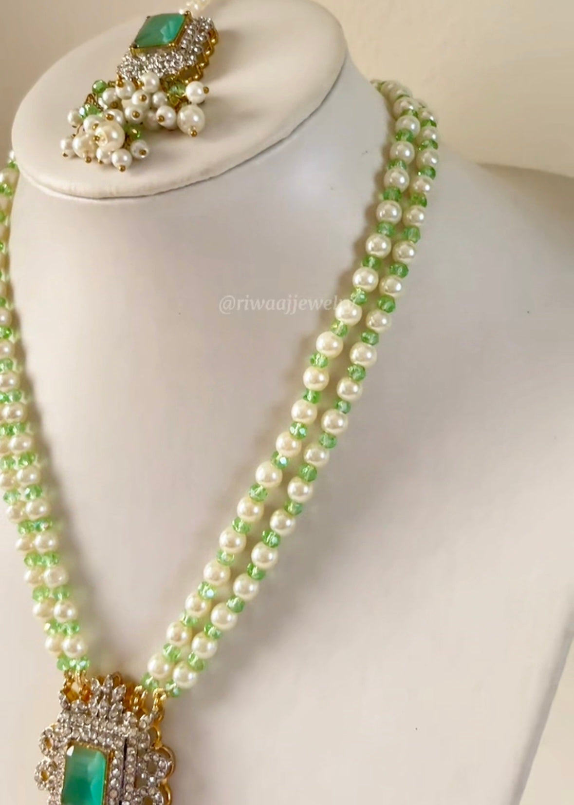 GULNAR - Pendant Set