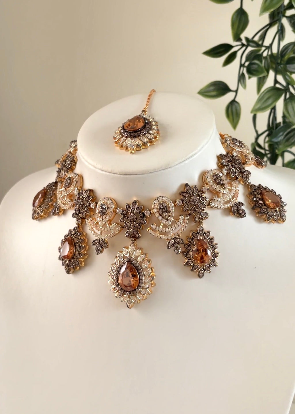 EMERALD - Silver Necklace Set