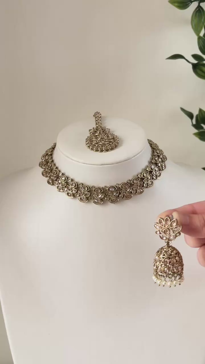 LEYLA - Gold Necklace Set